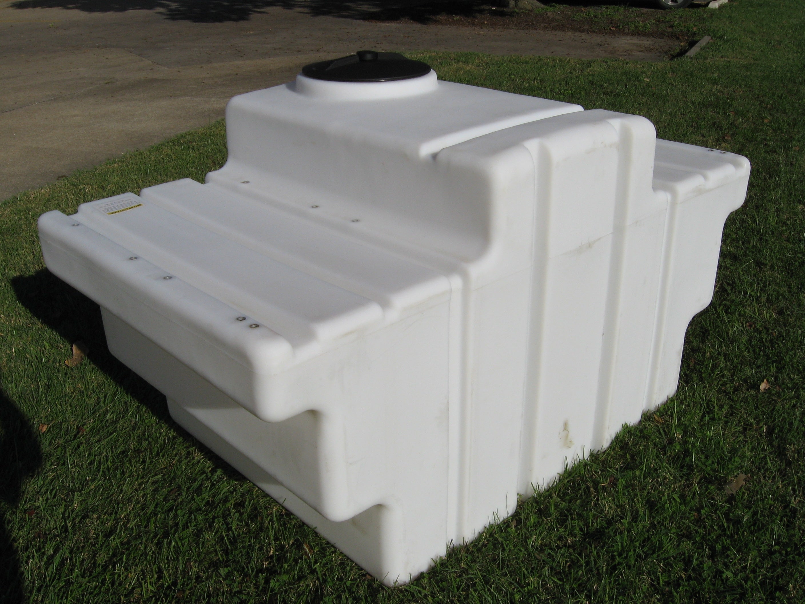300 Gallon Space Saver Tank, SSPU300-70 · Westheffer